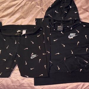 Nike Kids Black and White Swoosh Set
